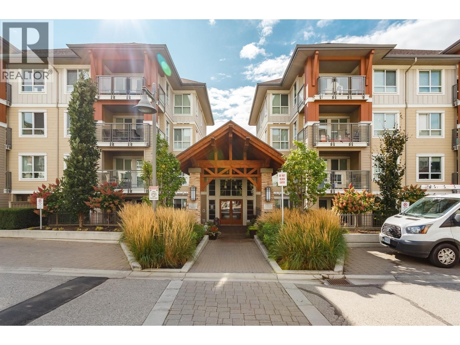 1099 Sunset Drive Unit# 123, Kelowna, BC - Outdoor With Facade