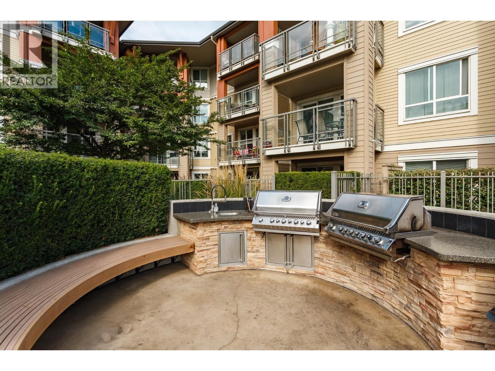 1099 Sunset Drive Unit# 123, Kelowna, BC - Outdoor