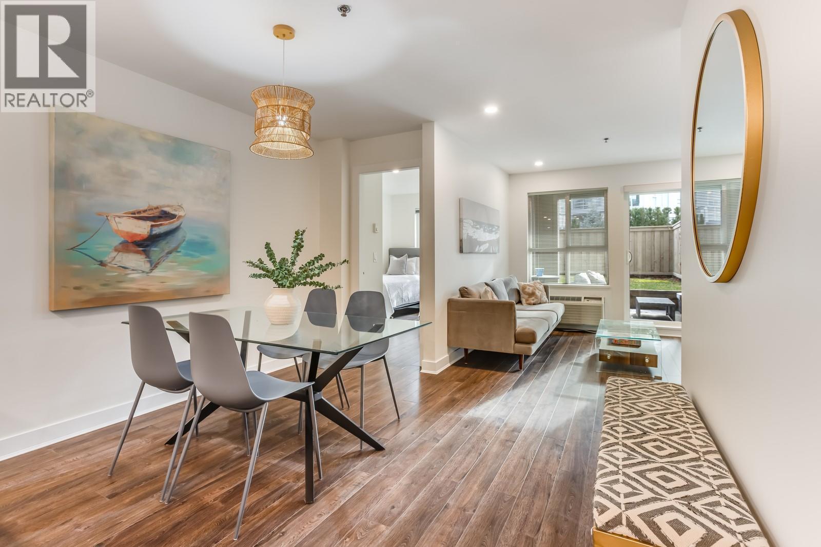 1099 Sunset Drive Unit# 123, Kelowna, BC - Indoor Photo Showing Dining Room