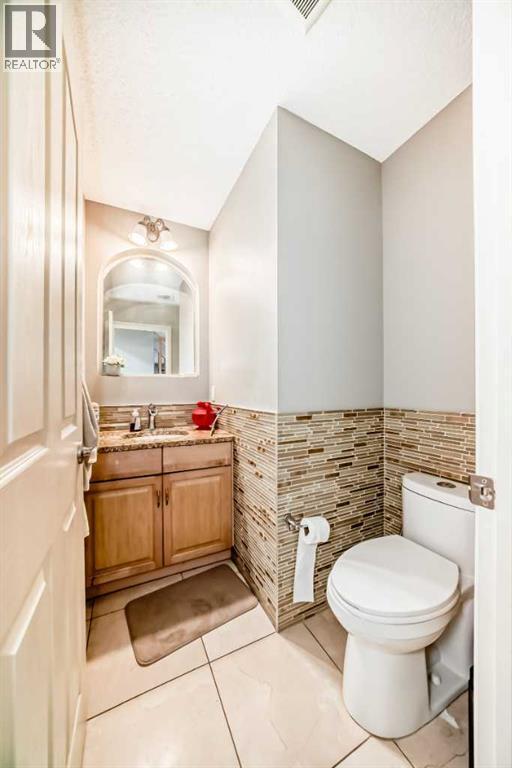 2468 Kingsland View Se, Airdrie, AB - Indoor Photo Showing Bathroom