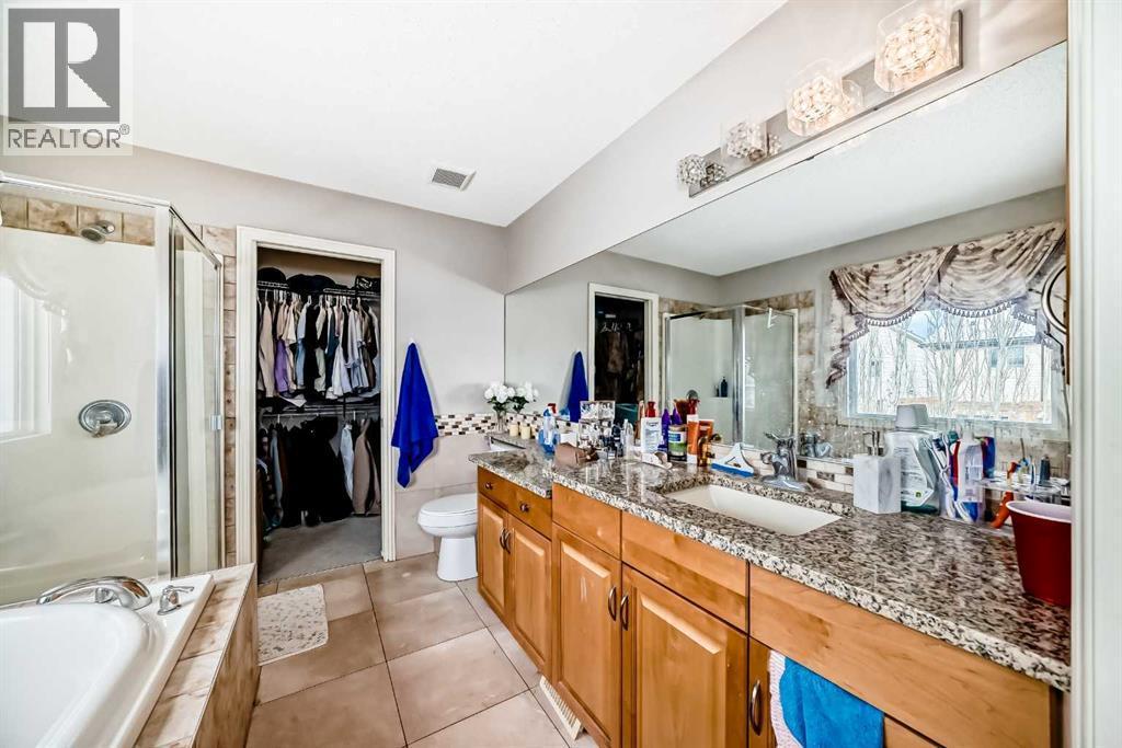 2468 Kingsland View Se, Airdrie, AB - Indoor Photo Showing Bathroom