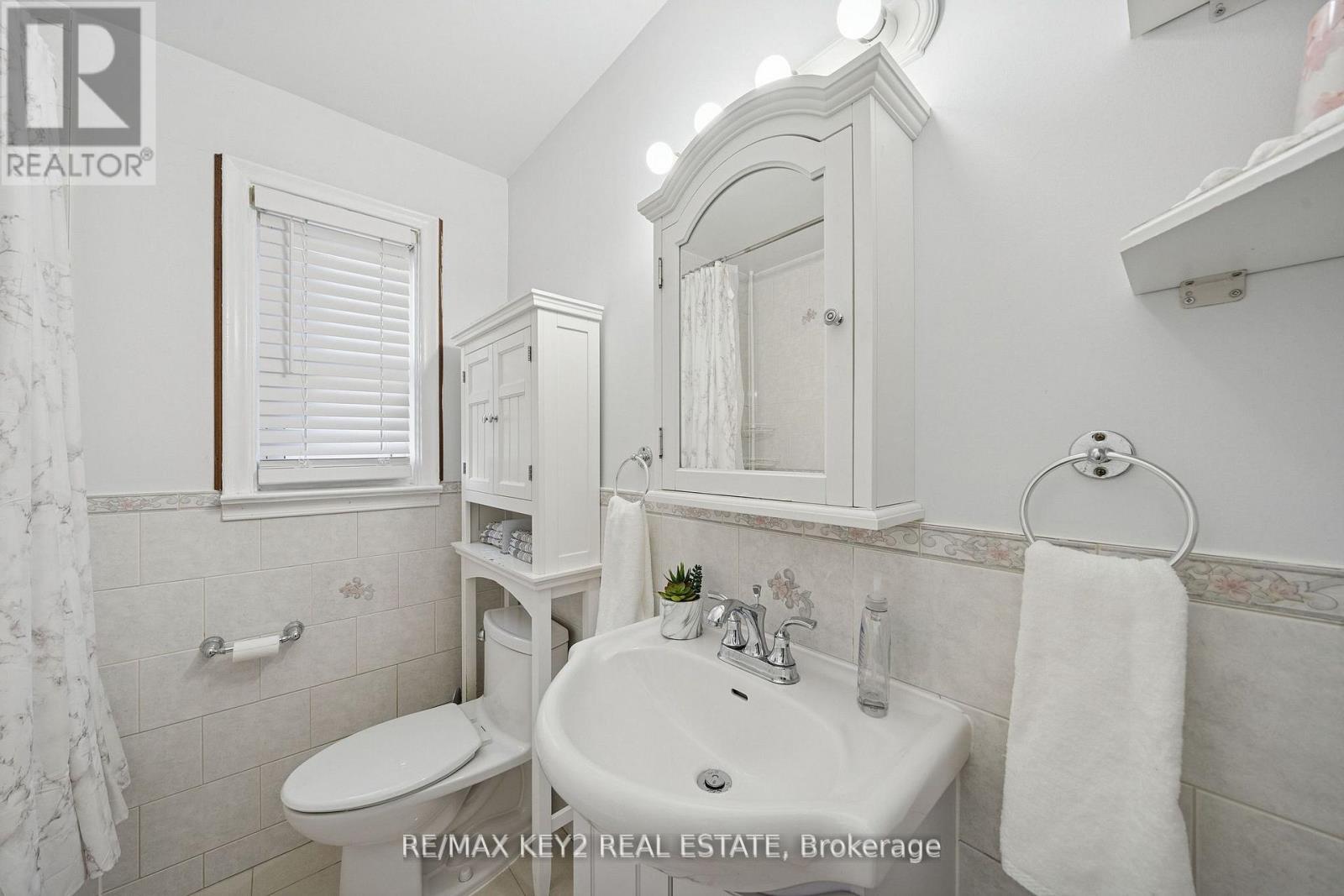 172 Allanford Road, Toronto, ON - Indoor Photo Showing Bathroom