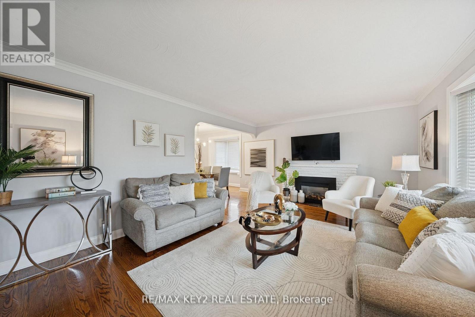 172 Allanford Road, Toronto, ON - Indoor Photo Showing Living Room With Fireplace