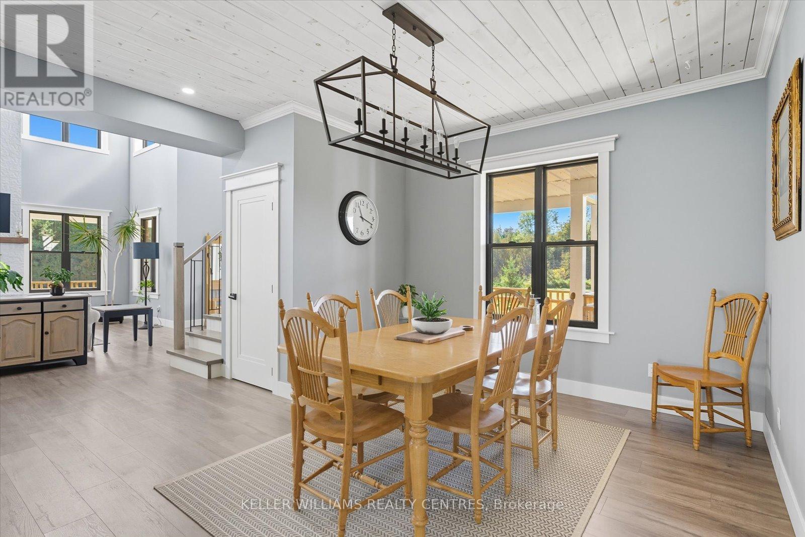 11601 Concession 3 Road, Uxbridge, ON - Indoor Photo Showing Dining Room