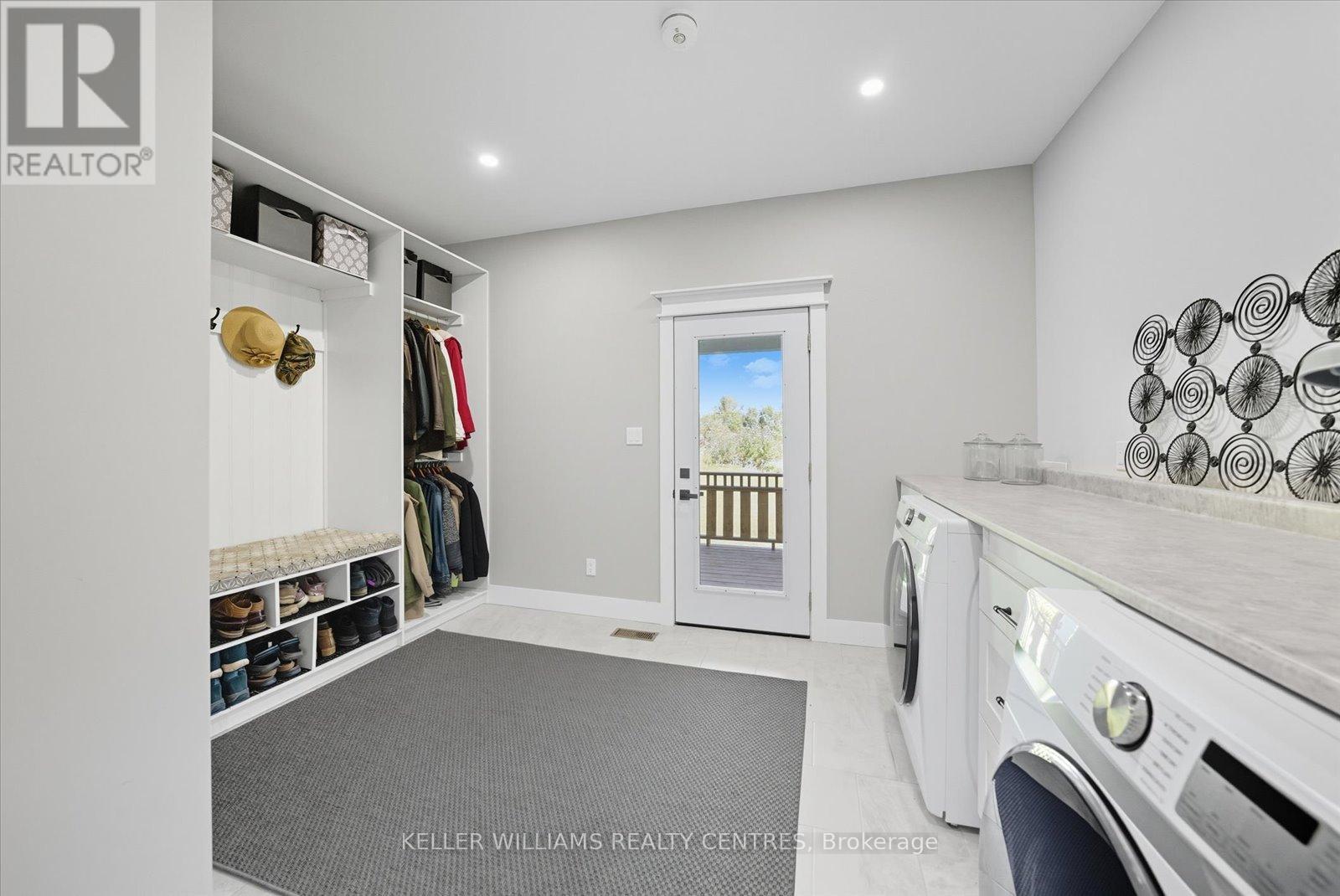 11601 Concession 3 Road, Uxbridge, ON - Indoor Photo Showing Laundry Room