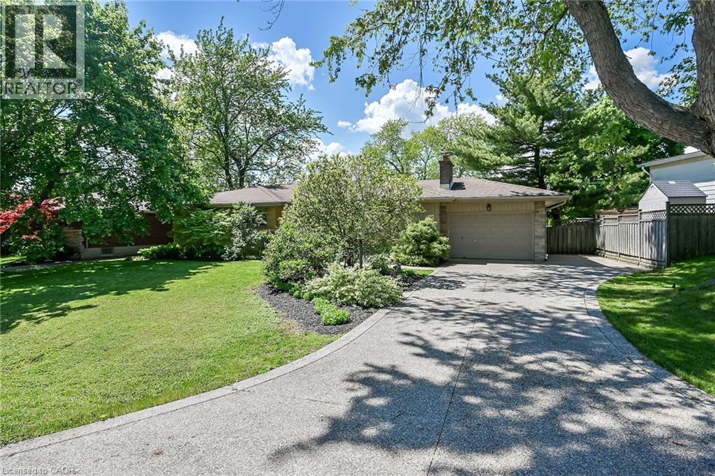 128 Oneida Boulevard, Ancaster, ON - Outdoor
