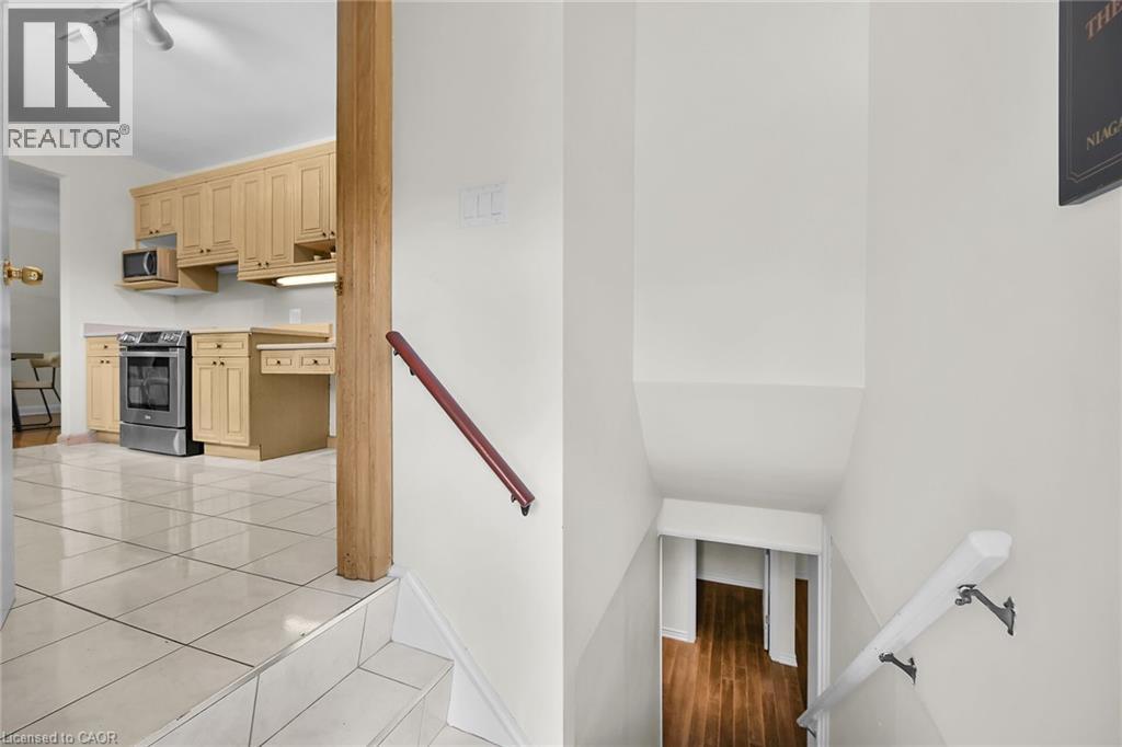 128 Oneida Boulevard, Ancaster, ON - Indoor