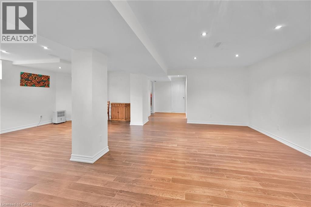 128 Oneida Boulevard, Ancaster, ON - Indoor Photo Showing Other Room