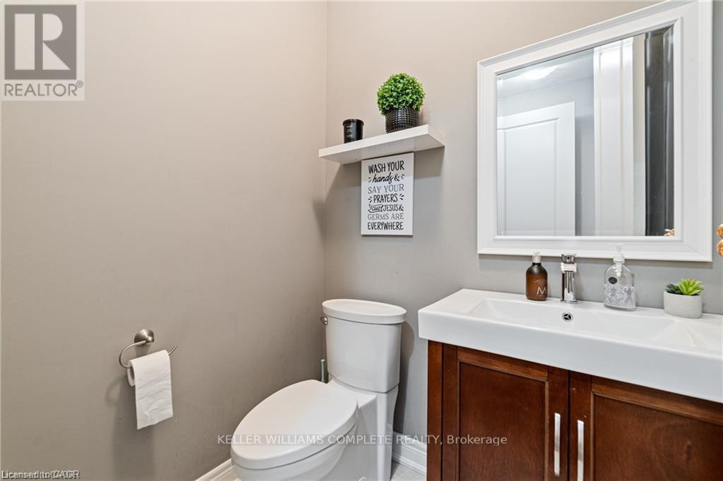 24 Macbean Crescent, Hamilton, ON - Indoor Photo Showing Bathroom