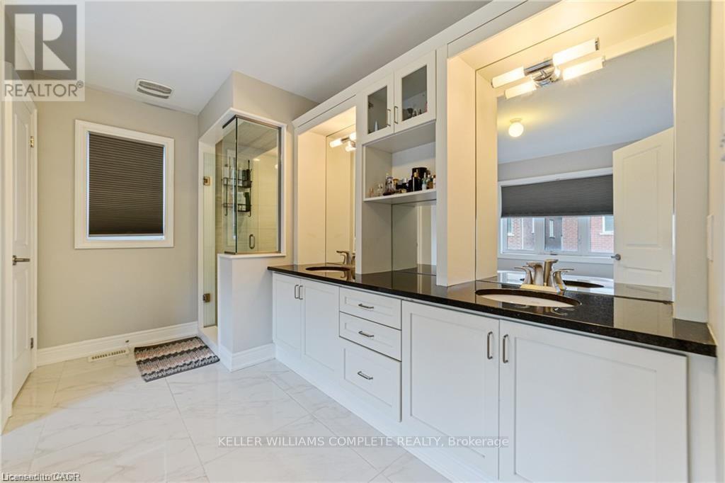 24 Macbean Crescent, Hamilton, ON - Indoor Photo Showing Bathroom