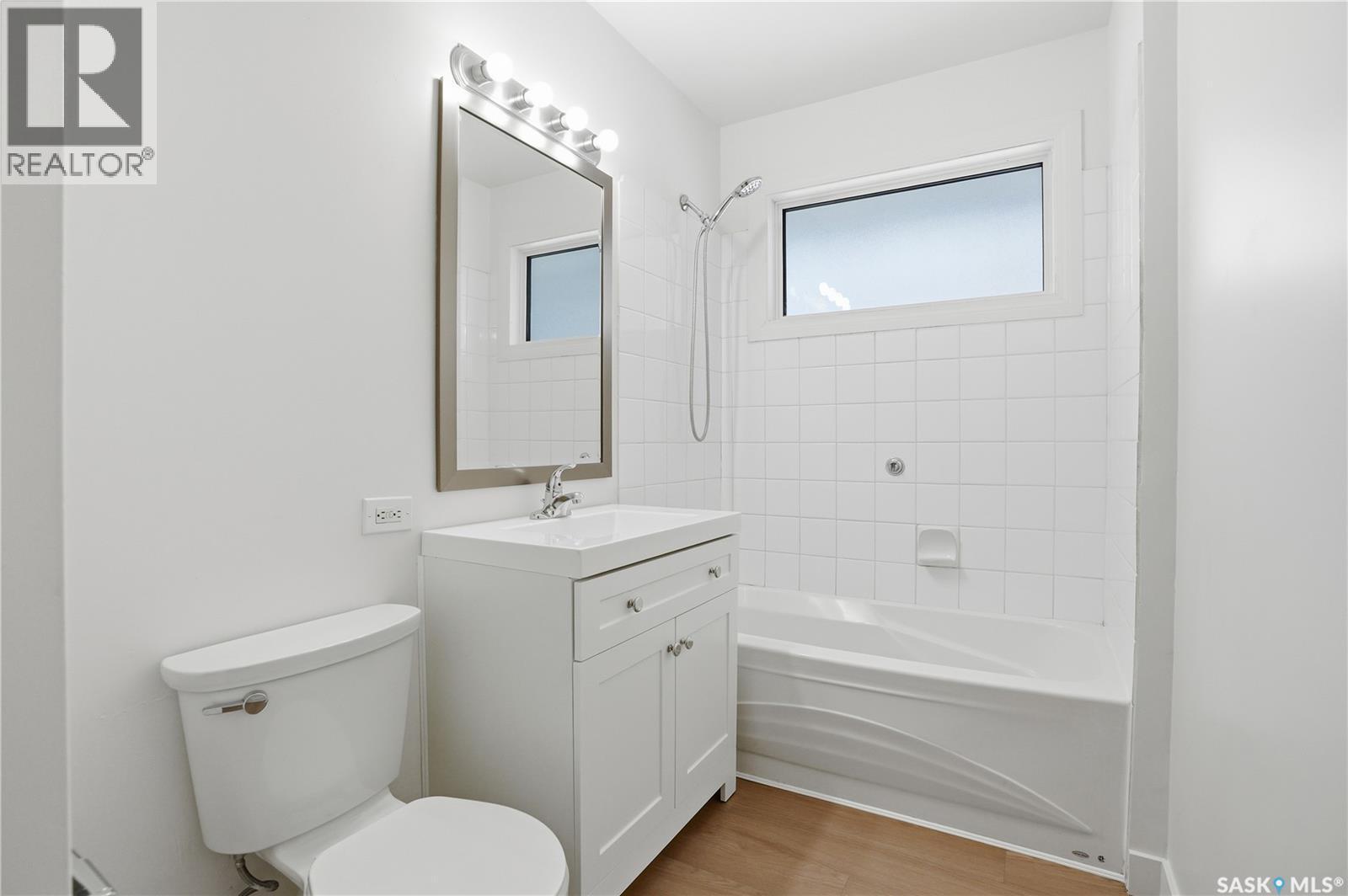 1910 Ewart Avenue, Saskatoon, SK - Indoor Photo Showing Bathroom