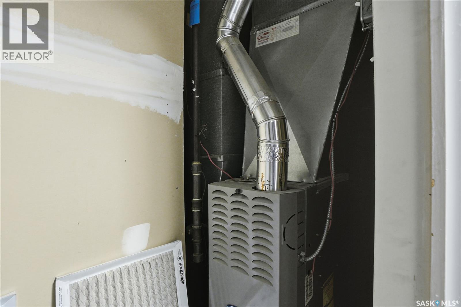 1910 Ewart Avenue, Saskatoon, SK - Indoor Photo Showing Other Room