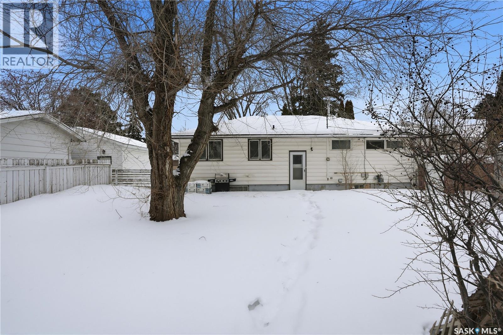 1910 Ewart Avenue, Saskatoon, SK - Outdoor