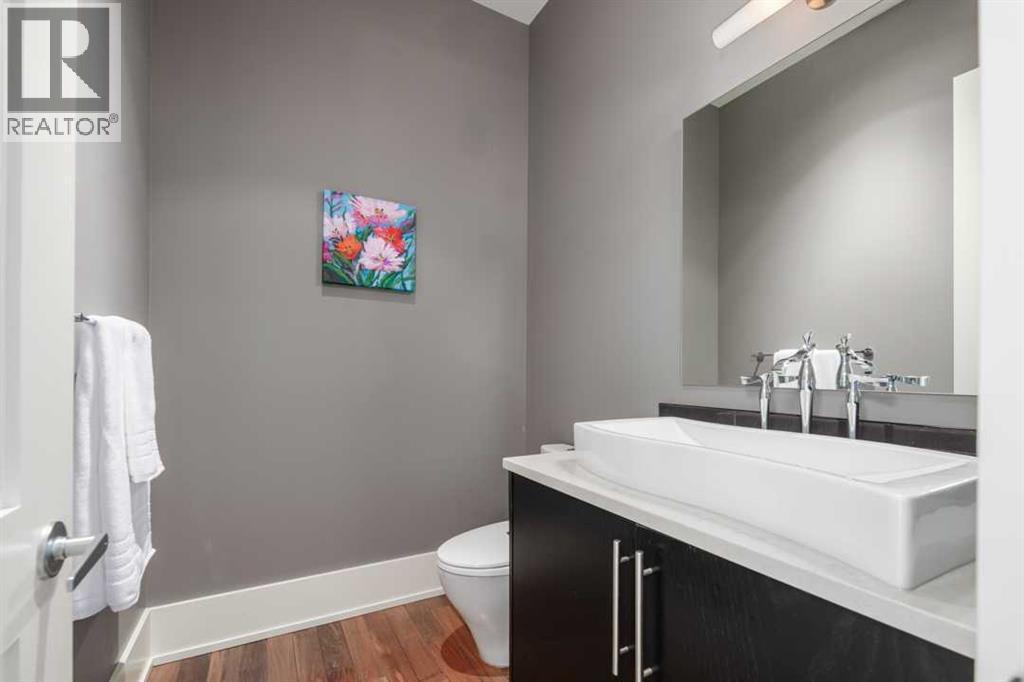 16 Spring Valley Way Sw, Calgary, AB - Indoor Photo Showing Bathroom