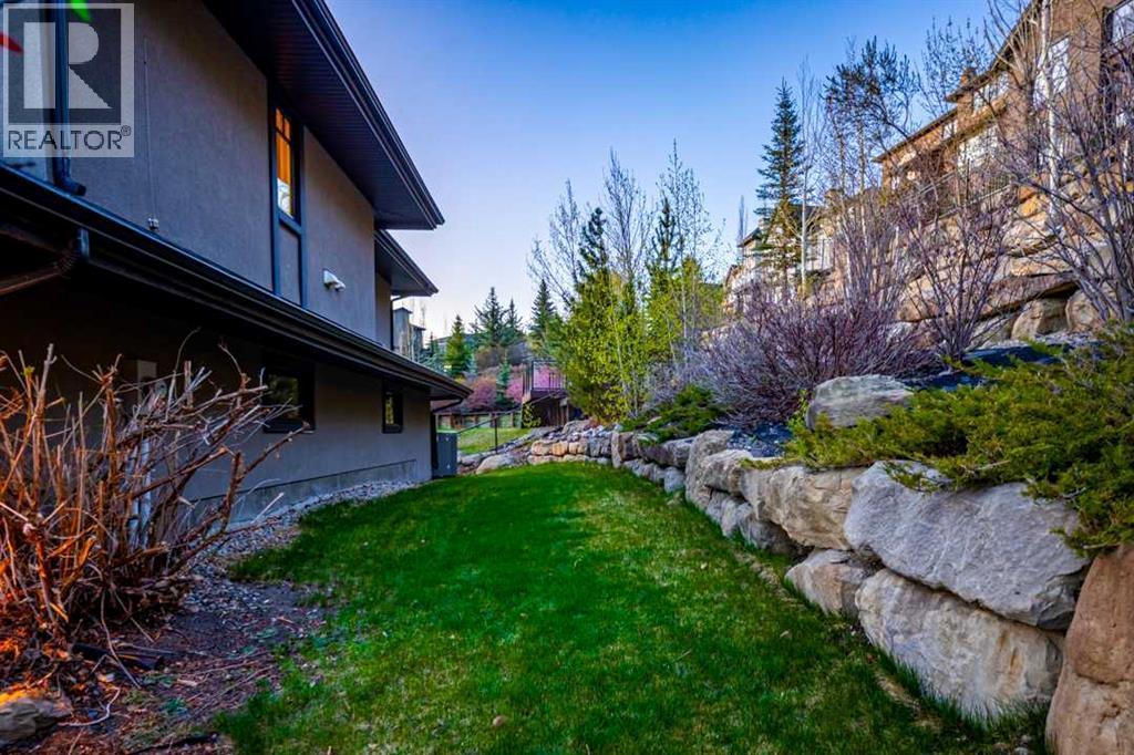 16 Spring Valley Way Sw, Calgary, AB - Outdoor