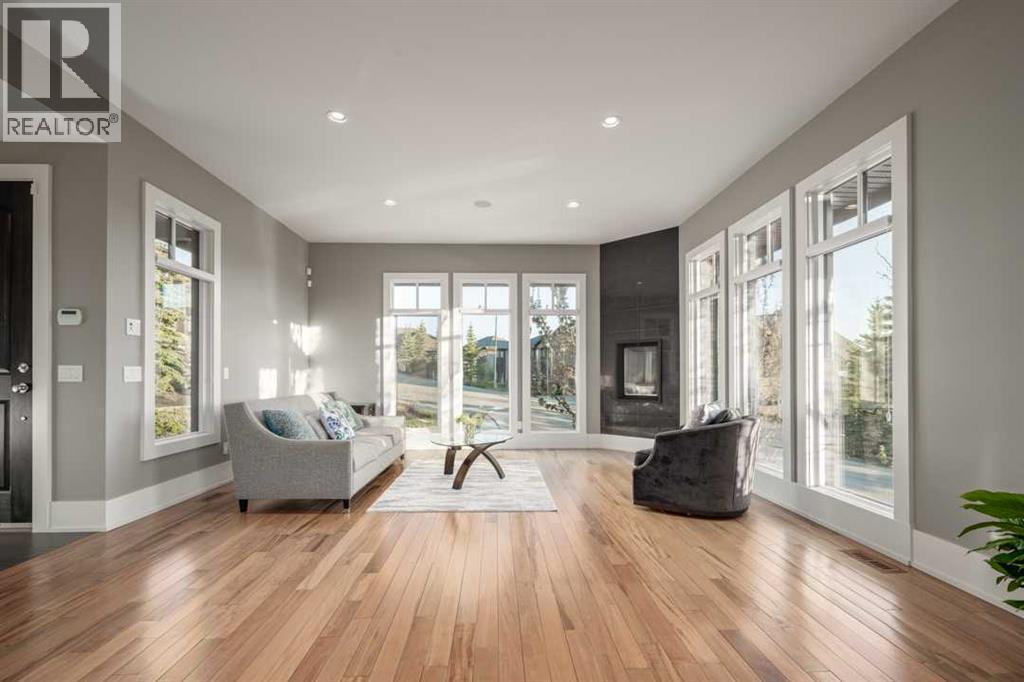 16 Spring Valley Way Sw, Calgary, AB - Indoor