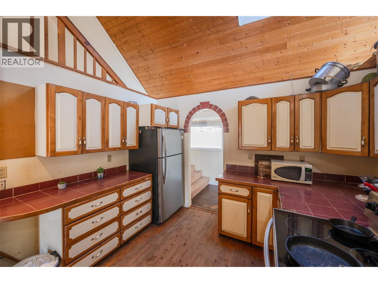22797 Garnet Valley Road, Summerland, BC - Indoor Photo Showing Kitchen