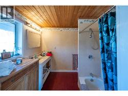 Private Ensuite for Main Bedroom. -