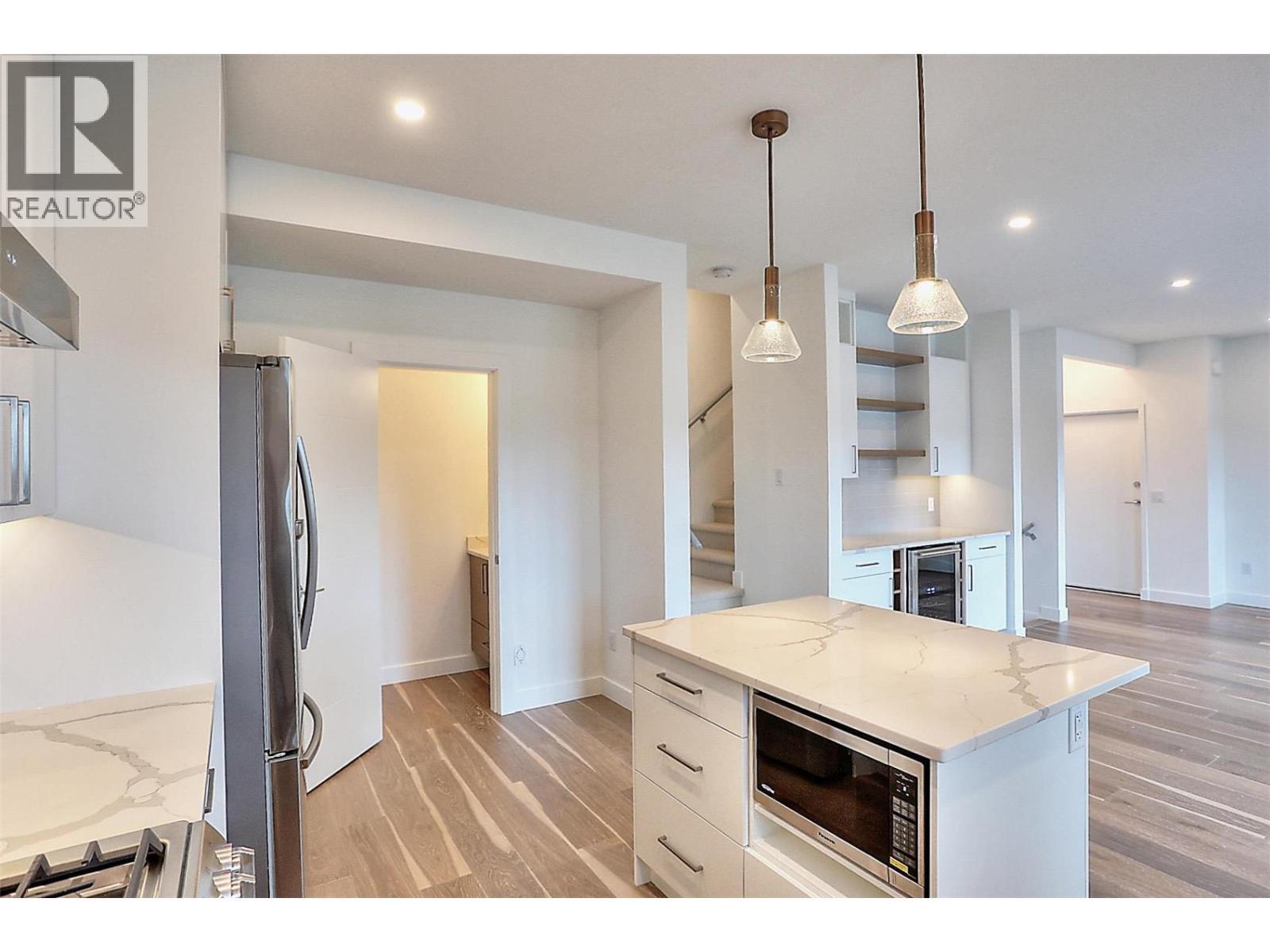 *SIMILAR TO IMAGE* - 4499 Walker Road, Kelowna, BC - Indoor Photo Showing Kitchen
