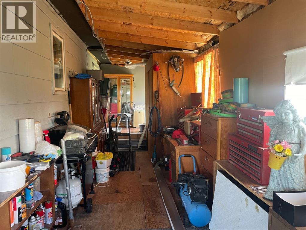 219 181043 Hwy 550 Drive, Rural Newell, County Of, AB - Indoor