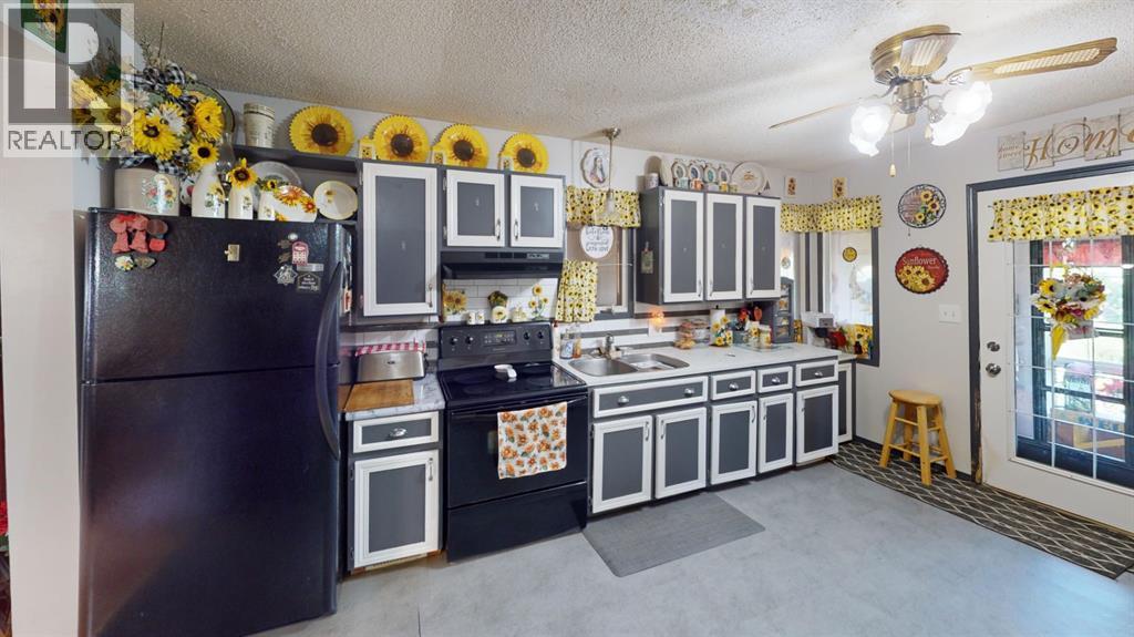 219 181043 Hwy 550 Drive, Rural Newell, County Of, AB - Indoor