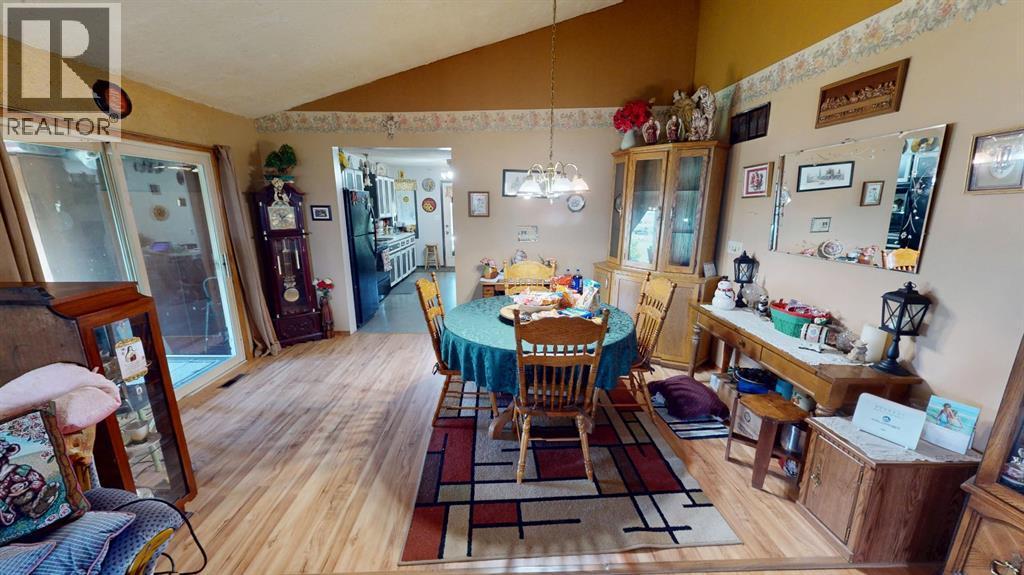 219 181043 Hwy 550 Drive, Rural Newell, County Of, AB - Indoor Photo Showing Dining Room