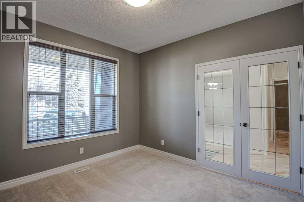 40 Prestwick Manor Se, Calgary, AB - Indoor Photo Showing Other Room