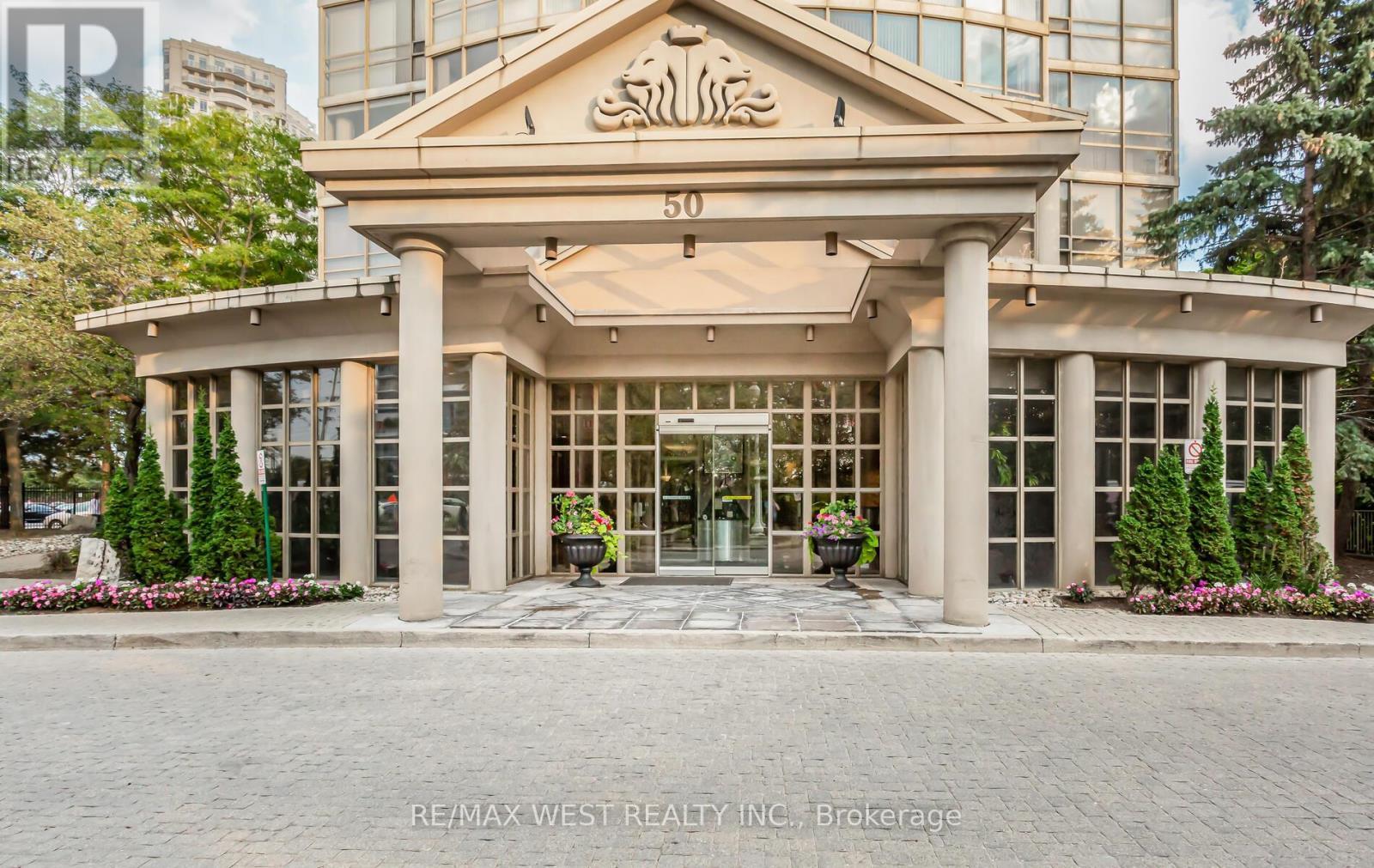 1510 - 50 Eglinton Avenue W, Mississauga, ON - Outdoor