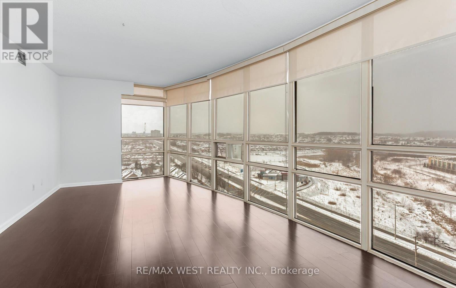 1510 - 50 Eglinton Avenue W, Mississauga, ON - Indoor Photo Showing Other Room