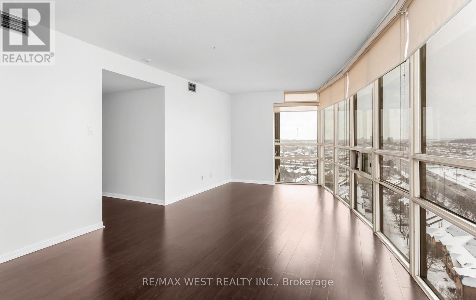 1510 - 50 Eglinton Avenue W, Mississauga, ON - Indoor Photo Showing Other Room