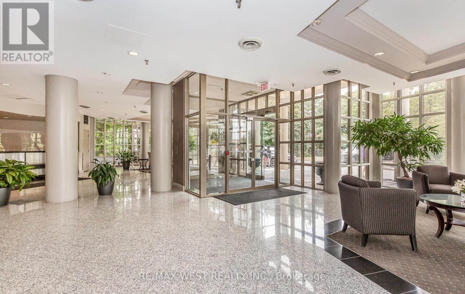 1510 - 50 Eglinton Avenue W, Mississauga, ON - Indoor Photo Showing Other Room