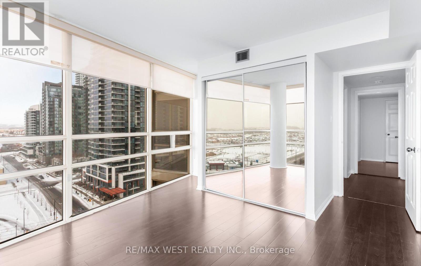 1510 - 50 Eglinton Avenue W, Mississauga, ON - Indoor Photo Showing Other Room