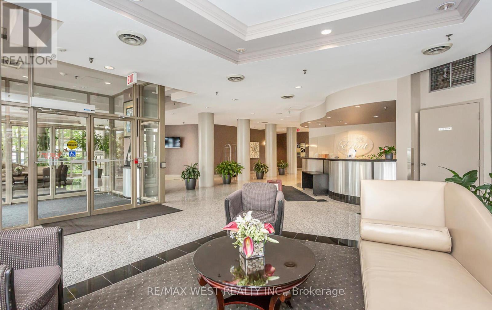 1510 - 50 Eglinton Avenue W, Mississauga, ON - Indoor