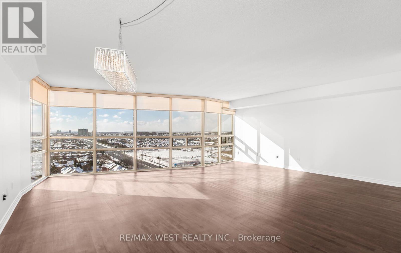 1510 - 50 Eglinton Avenue W, Mississauga, ON - Indoor Photo Showing Other Room