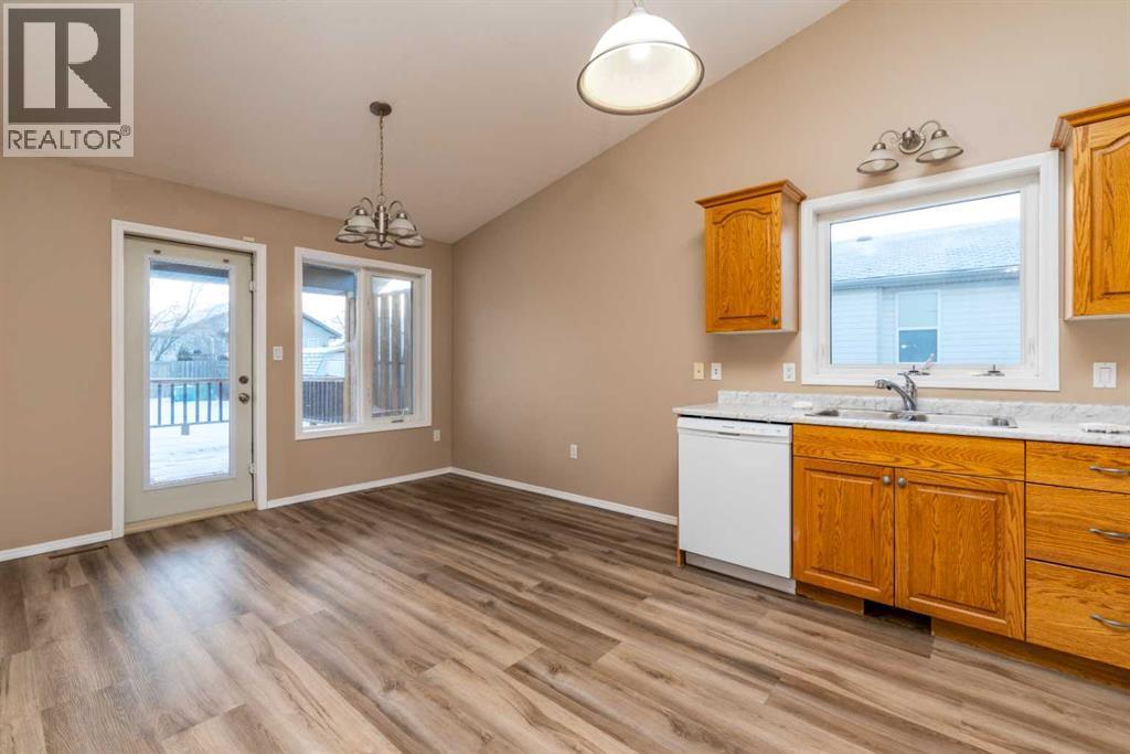 6519 35 Street, Lloydminster, AB - Indoor Photo Showing Kitchen With Double Sink
