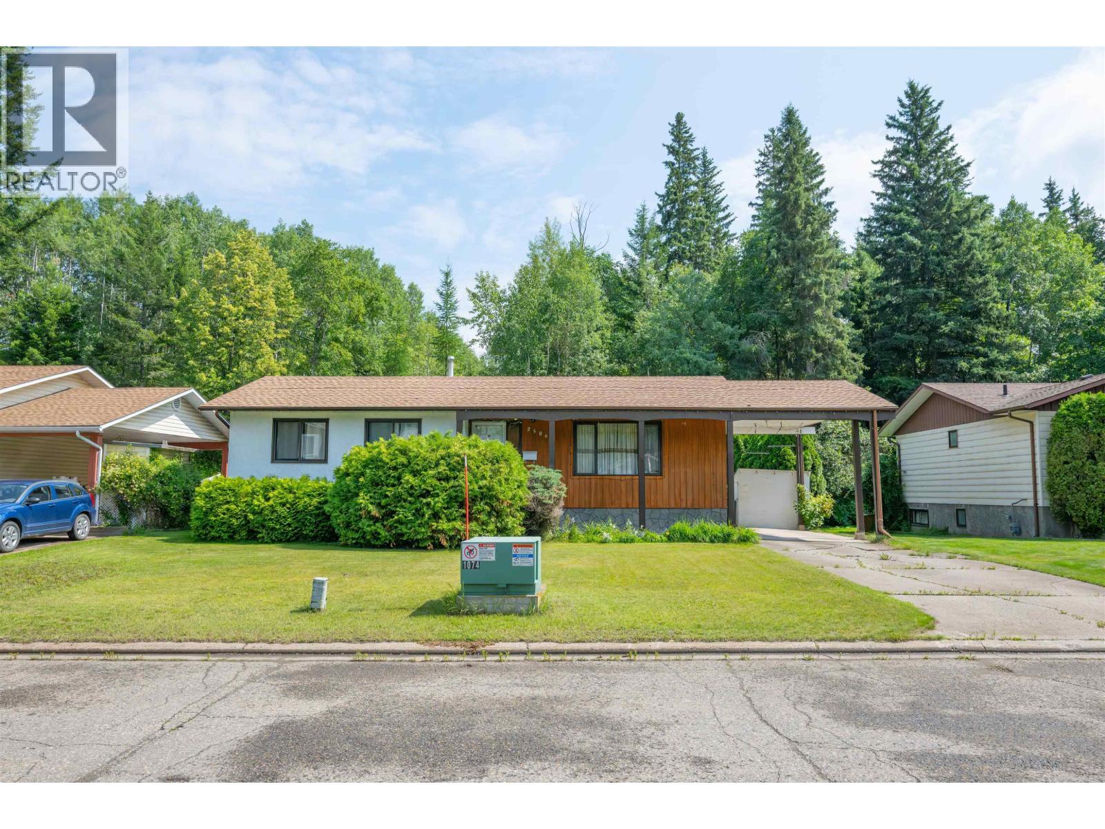 2586 Moss Avenue, Prince George, BC - Outdoor