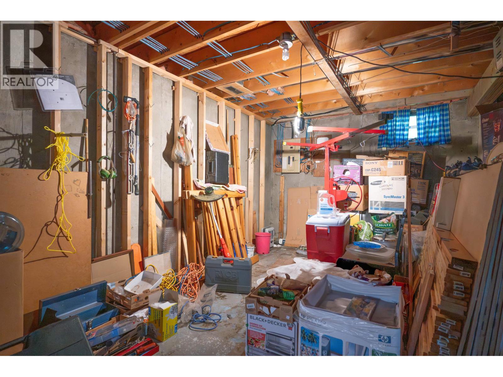 2586 Moss Avenue, Prince George, BC - Indoor Photo Showing Basement