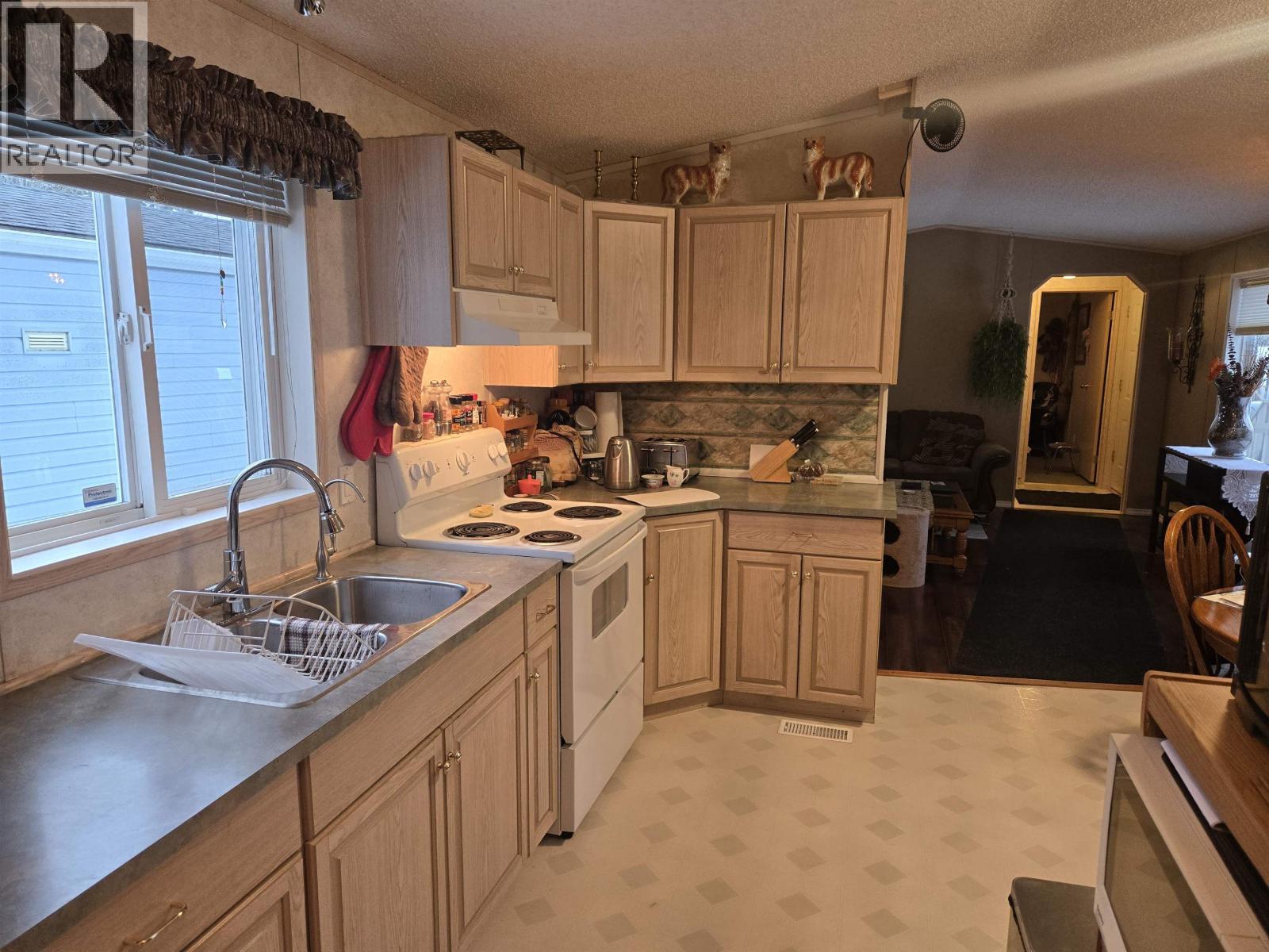 1483 Cody Dale Road, Quesnel, BC - Indoor Photo Showing Kitchen