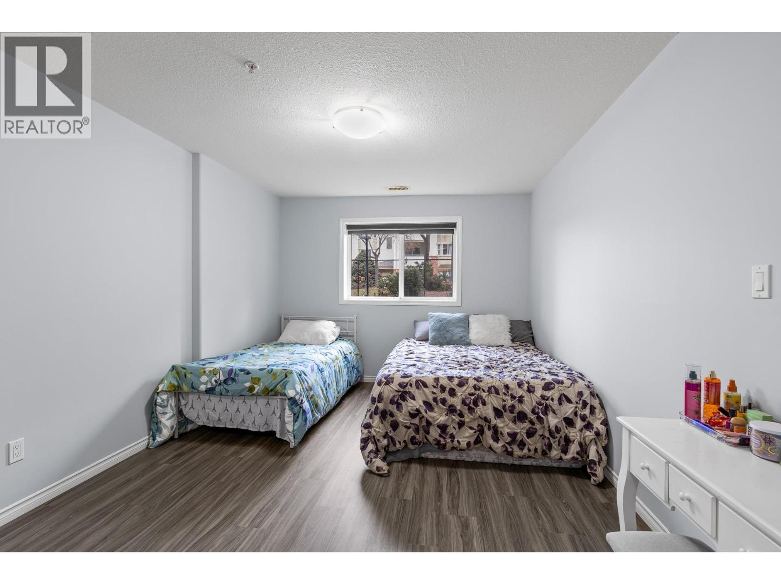 Large Primary Suite - 1966 Durnin Road Unit# 105, Kelowna, BC - Indoor Photo Showing Bedroom