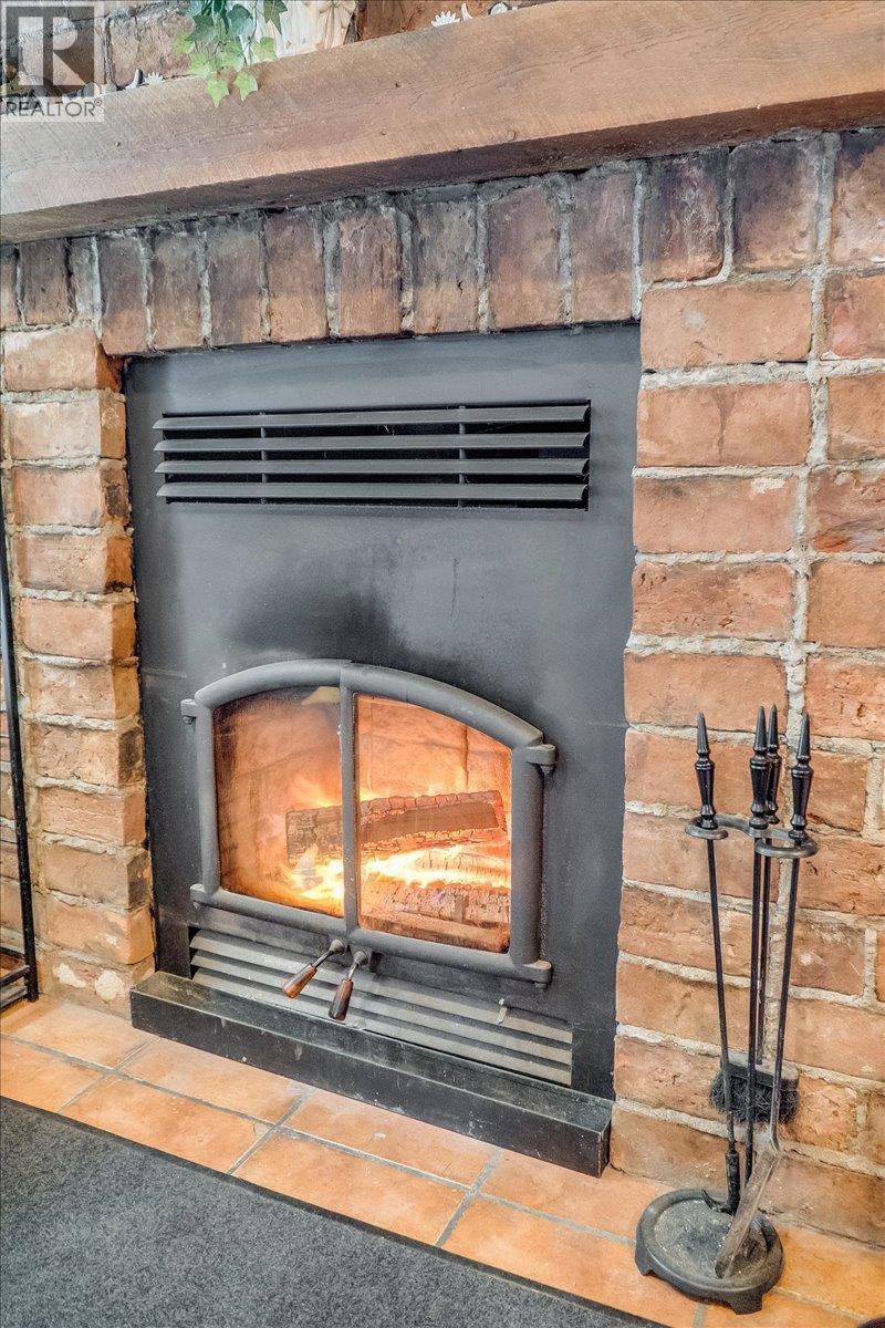 4453 Passmore Upper Road, Passmore, BC - Indoor Photo Showing Other Room