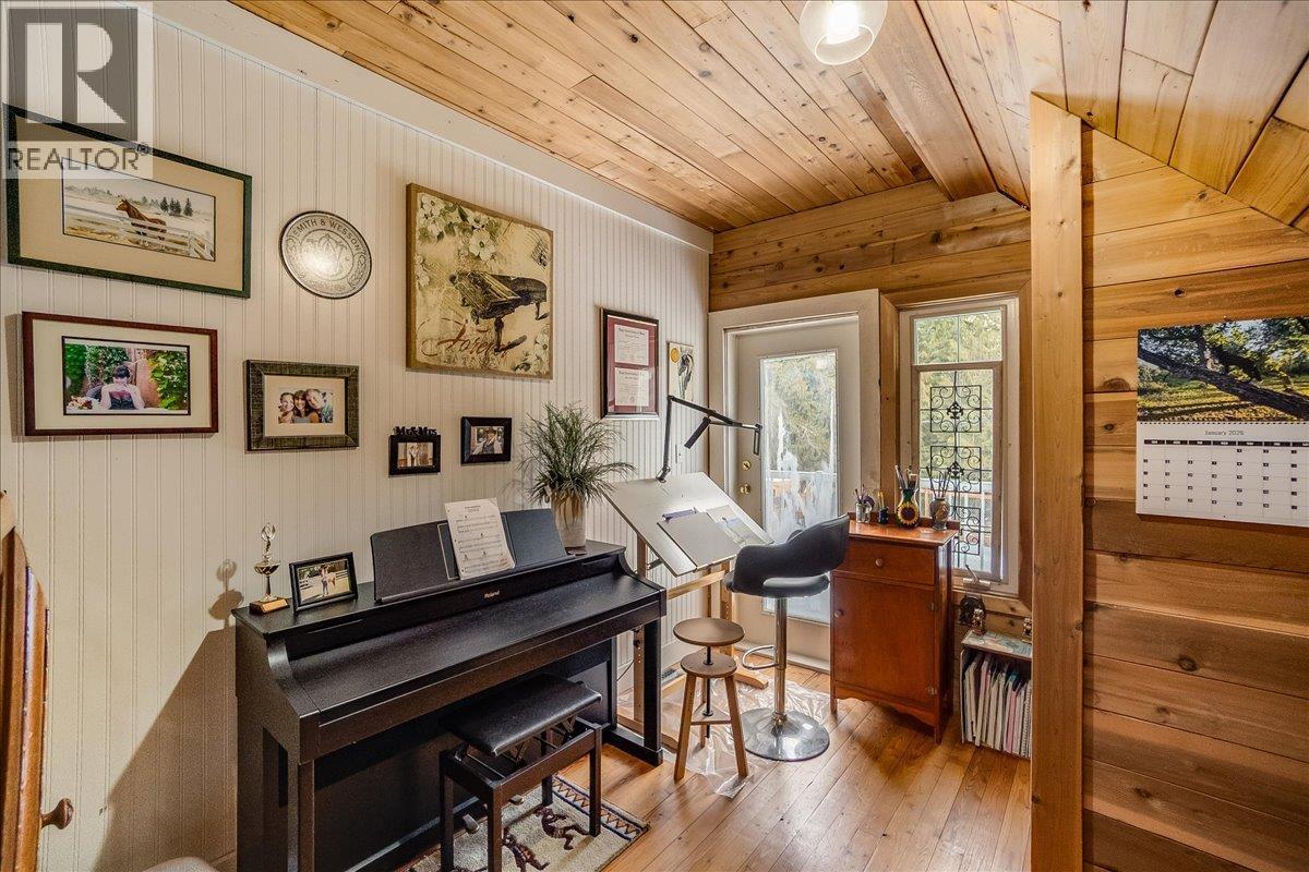 4453 Passmore Upper Road, Passmore, BC - Indoor Photo Showing Other Room