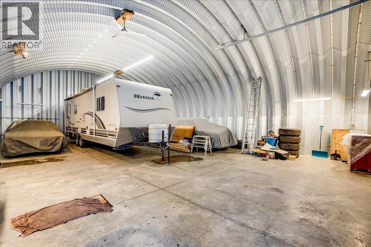 4453 Passmore Upper Road, Passmore, BC - Indoor