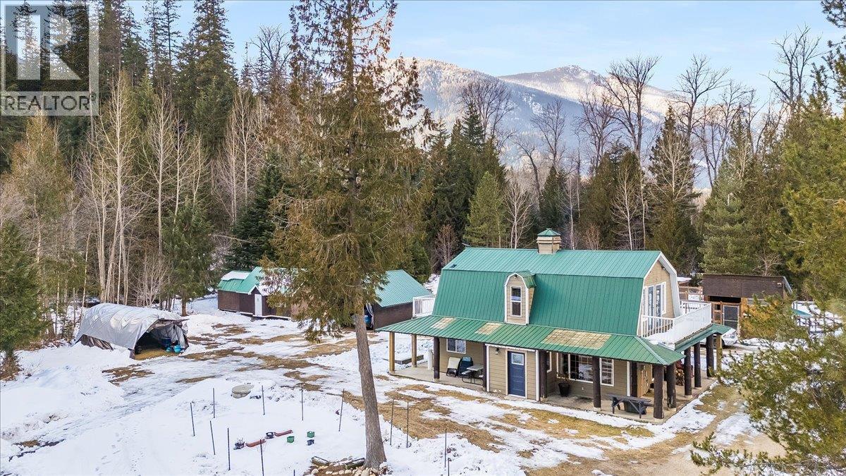 4453 Passmore Upper Road, Passmore, BC - Outdoor