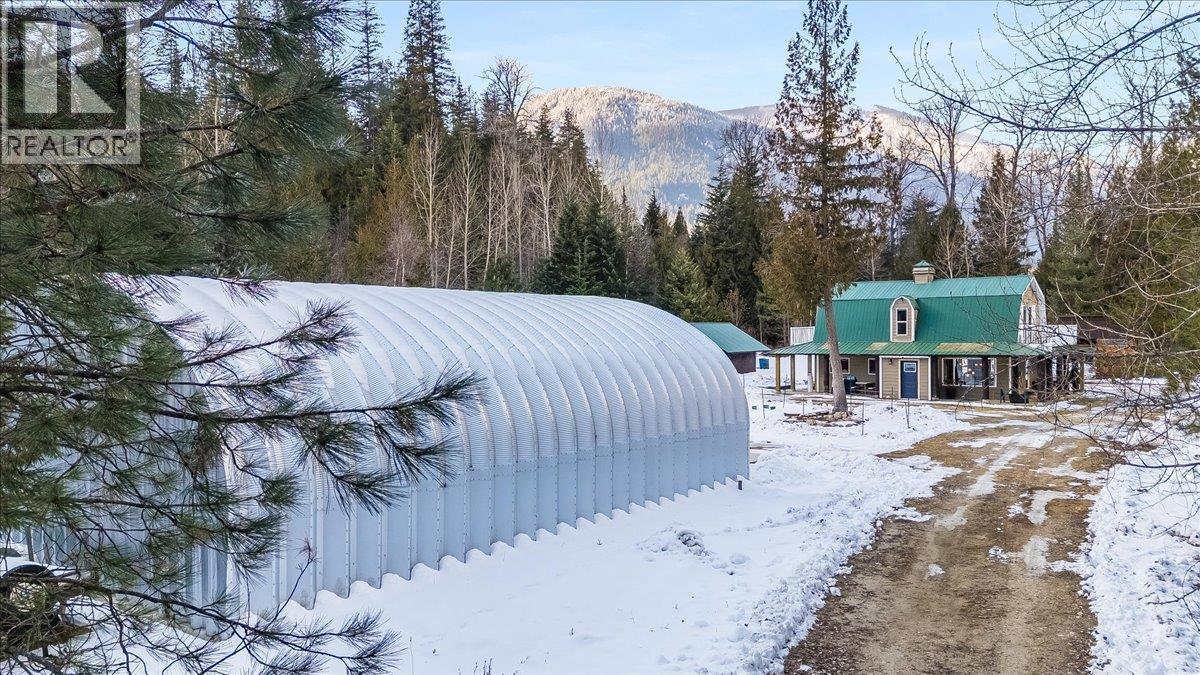 4453 Passmore Upper Road, Passmore, BC - Outdoor