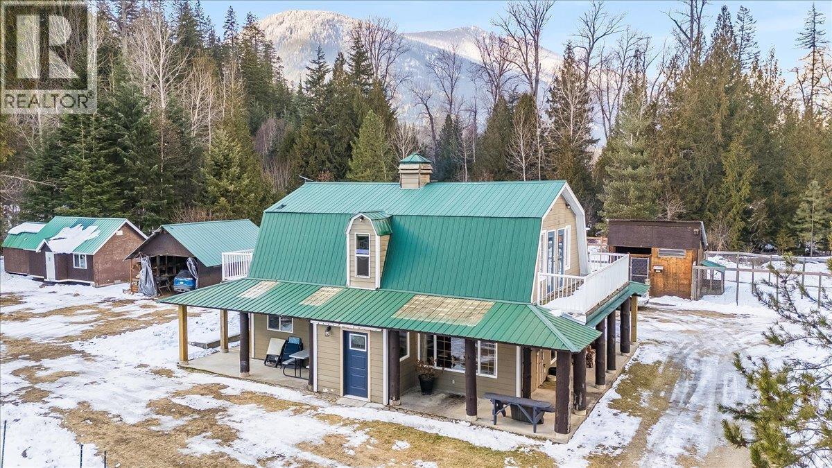4453 Passmore Upper Road, Passmore, BC - Outdoor