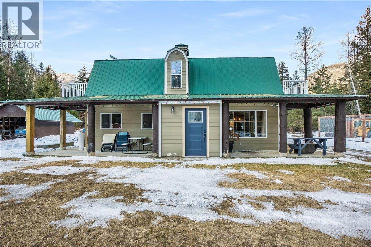 4453 Passmore Upper Road, Passmore, BC - Outdoor With Deck Patio Veranda