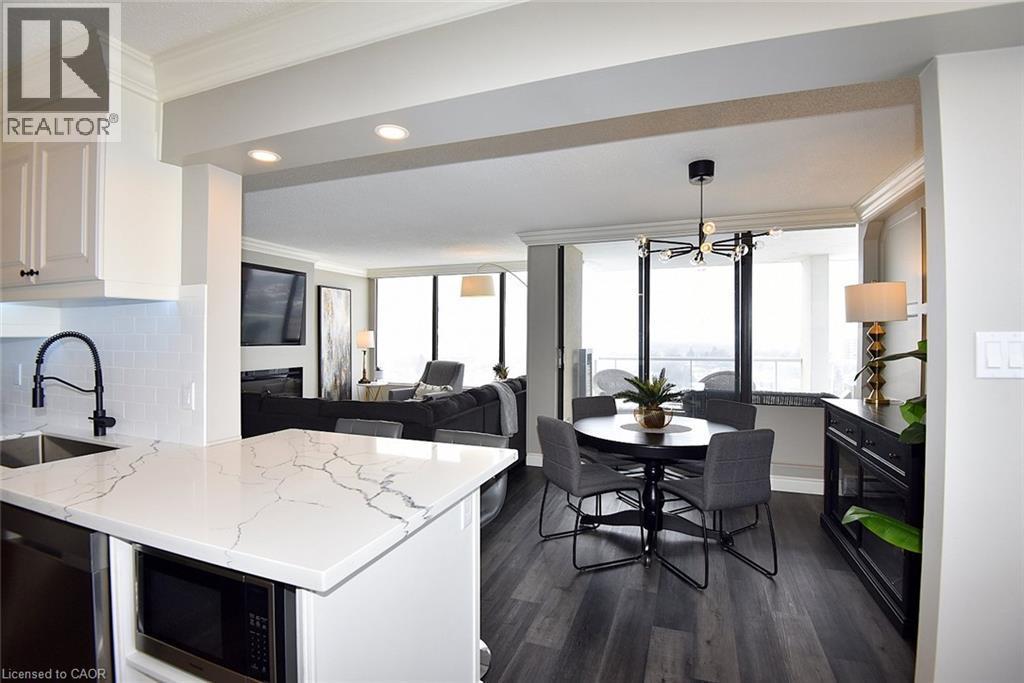 75 Queen Street N Unit# 1707, Hamilton, ON - Indoor Photo Showing Kitchen With Upgraded Kitchen
