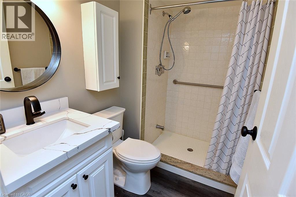 75 Queen Street N Unit# 1707, Hamilton, ON - Indoor Photo Showing Bathroom