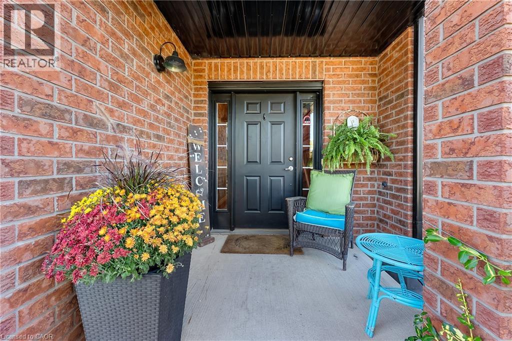 8 Lindan Street, Smithville, ON - Outdoor With Exterior