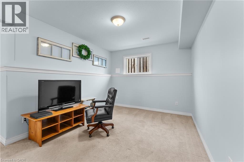 8 Lindan Street, Smithville, ON - Indoor Photo Showing Office